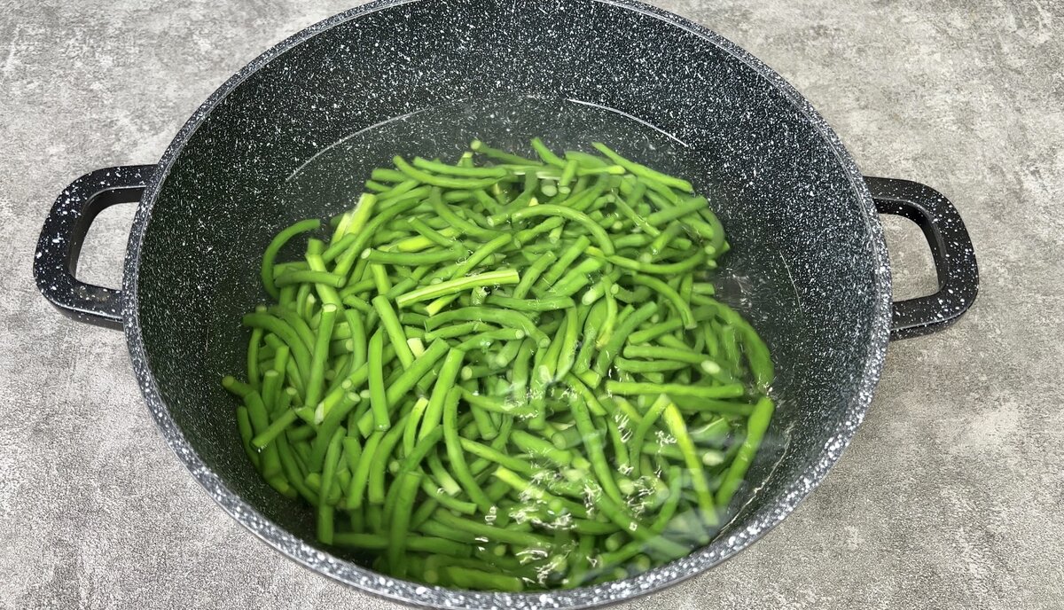 Листайте фото