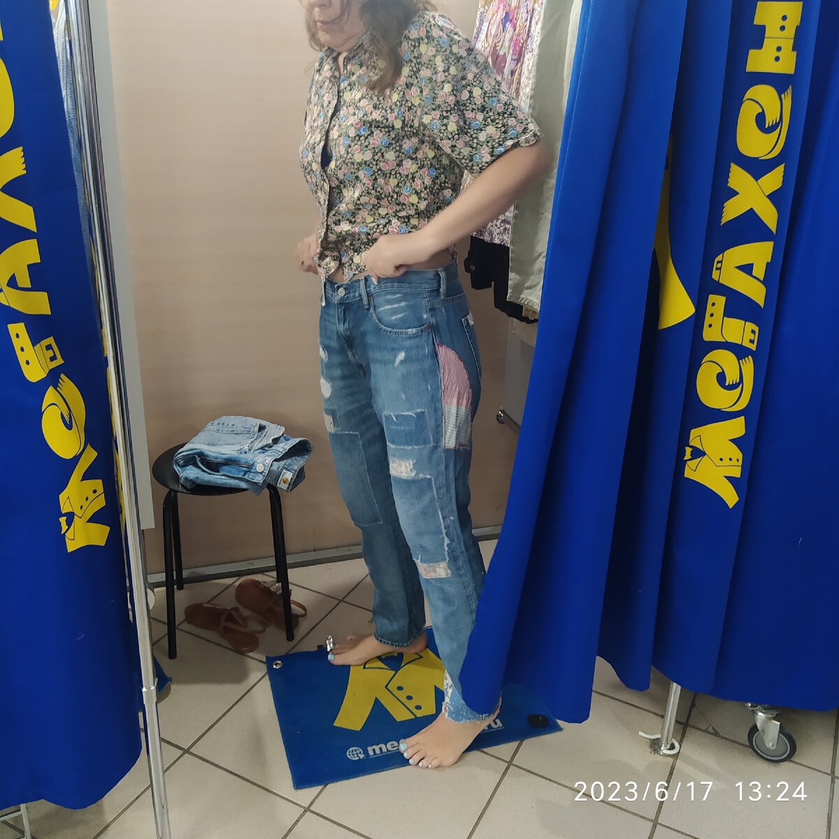Джинсы с элементами лоскутного шитья оказались ни много ни мало, а -  очень даже породистыми.