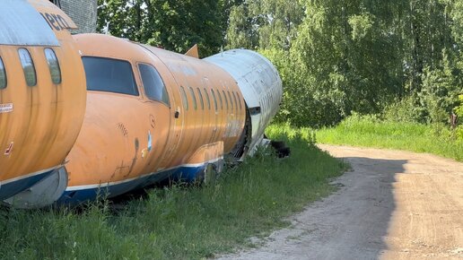 «Подрезанные крылья». В кустах за гаражами нашли распиленные лайнеры Embraer ER-120. Машины летали на региональных рейсах, но стали не нужны