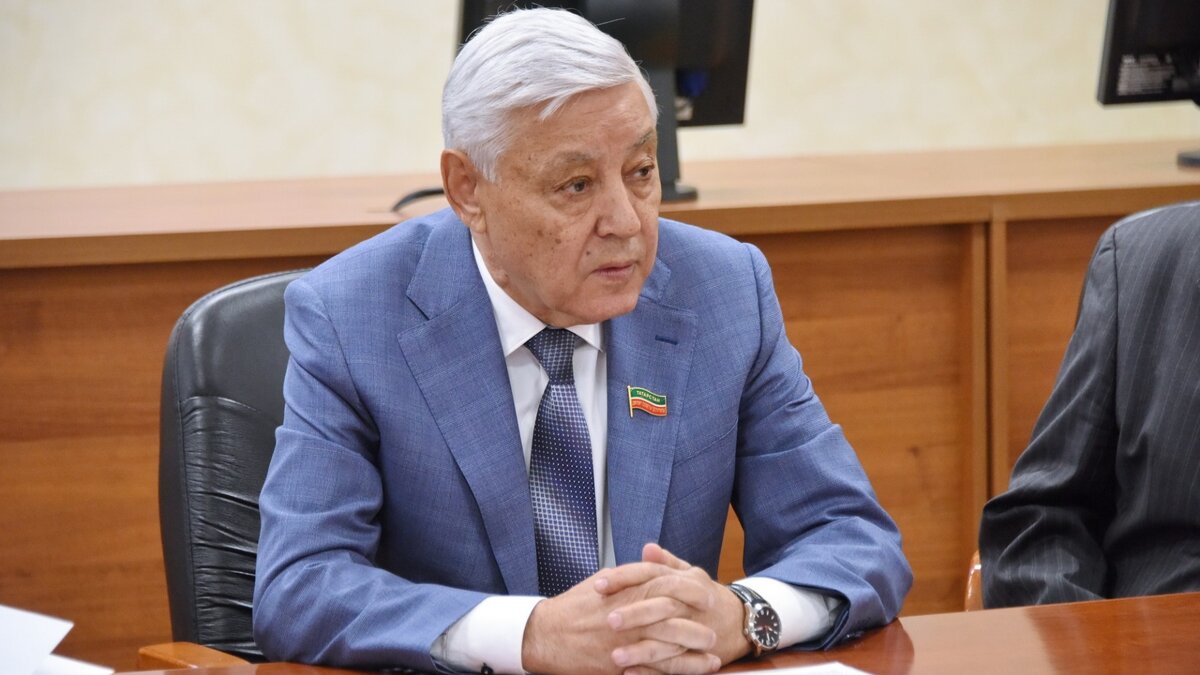     Председатель Государственного Совета Татарстана Фарид Мухаметшин может стать членом Академии наук РТ. Об этом сообщили в пресс-службе парламента.