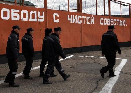    Госдума разрешила принимать на военную службу по контракту осуждённых