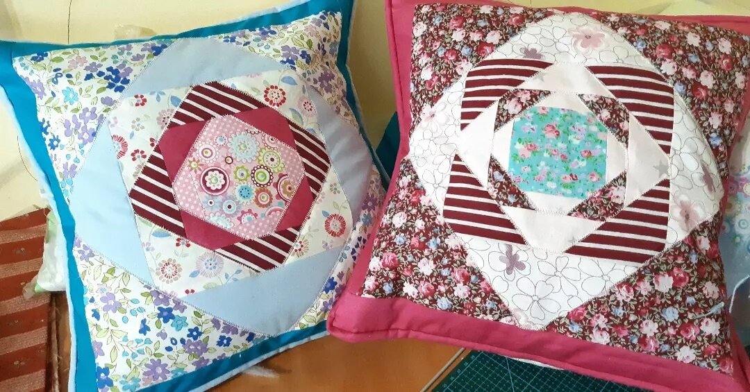 Подушки с блоком "Квадрат в квадрате"