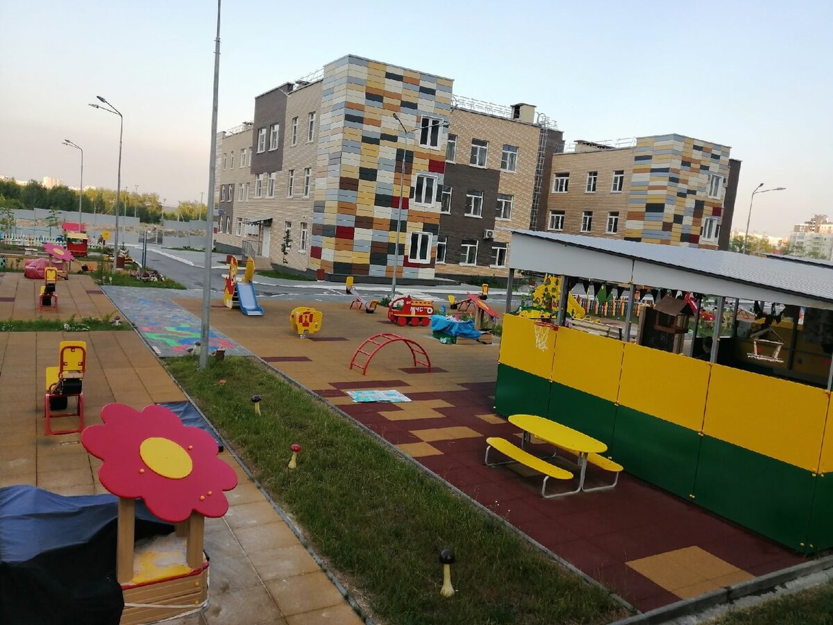 Вот так и отдавай дитё в сад... Фото: Царьград.