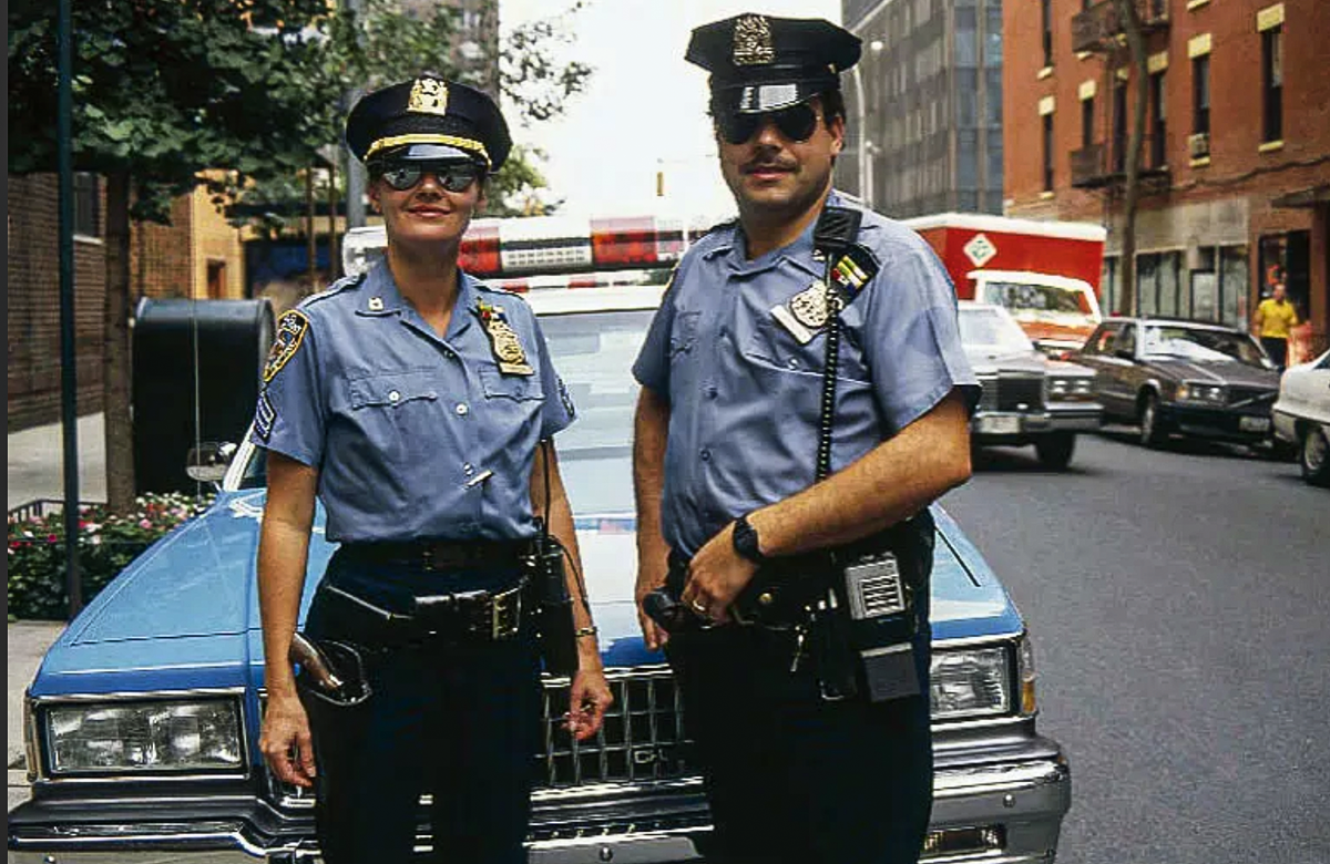 Е полиции. NYPD 1980s. NYPD Police униформа. LAPD 90s. NYPD Police 90s.