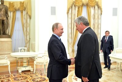    Президент РФ Владимир Путин и президент Кубы Мигель Диас-Канель Бермудес ©wikimedia.org