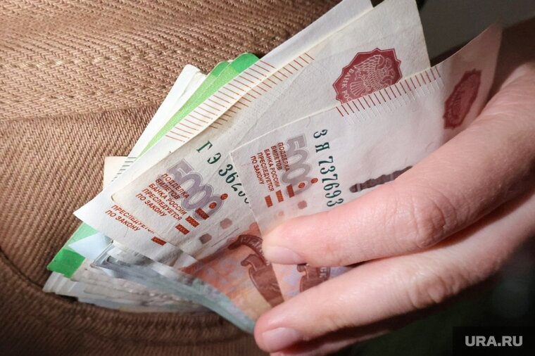    Работая на госслужбе, салехардцы могут заработать 167 тысяч рублей