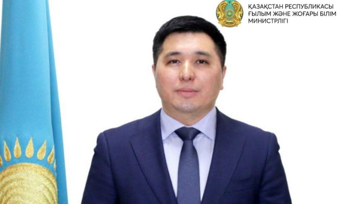    Фото: открытые источники Август Макаров