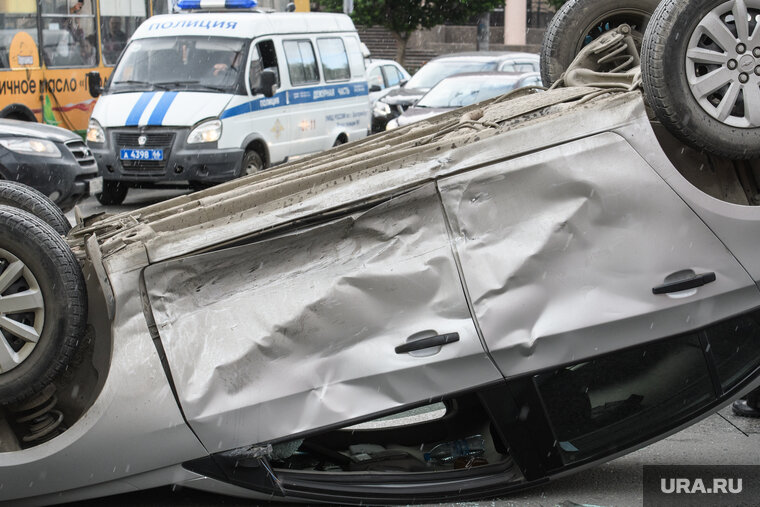    Машина летала со скоростью 130-150 километров в час