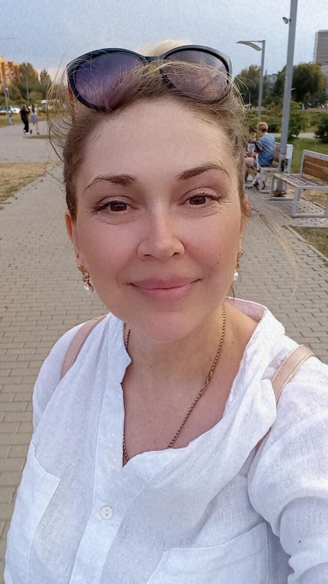 Это я довольная шагаю домой 