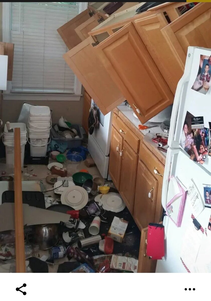 Последствия  самостоятельных работ по мебели могут быть следующими: 
Финансовые потери: Если работу проводят неквалифицированные люди или ремонтные службы, могут возникнуть ошибки, что может привести к дополнительным затратам на исправление проблем.

Повреждение мебели: Неправильная установка или монтаж мебели может привести к повреждению материалов или деталей, а также к их разъединению. Некачественное соединение или закрепление мебели может привести к её деформации, поломке или потере устойчивости.

Опасность для безопасности: Неправильно установленная мебель может быть опасна для использования. В случае, если крупные предметы мебели не надежно закреплены, они могут свалиться или опрокинуться, что может причинить повреждение окружающих или привести к травме.

Нет гарантийного обслуживания: Работы по мебели, выполненные без профессиональной помощи, могут привести к утрате гарантии производителя. Это означает, что в случае возникновения проблем с мебелью, высокие ремонтные расходы или даже полная замена могут оказаться на свои счета.

Отрицательное влияние на внешний вид: Неправильно установленная мебель может испортить общий вид комнаты или интерьера. Неаккуратные работы могут привести к повреждению отделки или видимым следам монтажа, которые будут бросаться в глаза и ухудшать общий эстетический вид помещения.

Исходя из этих причин, самостоятельная работа по мебели может сопровождаться негативными последствиями, поэтому, если у вас нет достаточного опыта или навыков, рекомендуется обратиться за помощью к профессионалам.