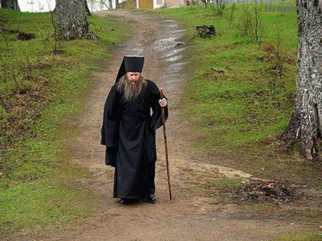 В церкви старой перед батюшкой стою. Монах Серафим Оптина пустынь. Инок Варнава Оптина пустынь. Батюшка Серафим Оптина пустынь. Оптина пустынь иеромонах.