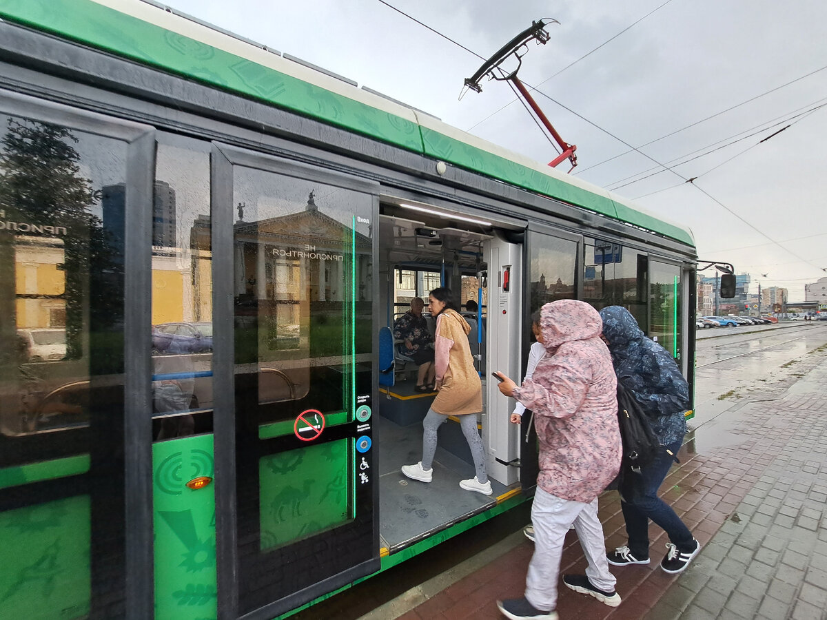 Фотографирую и одновременно боюсь опоздать на трамвай