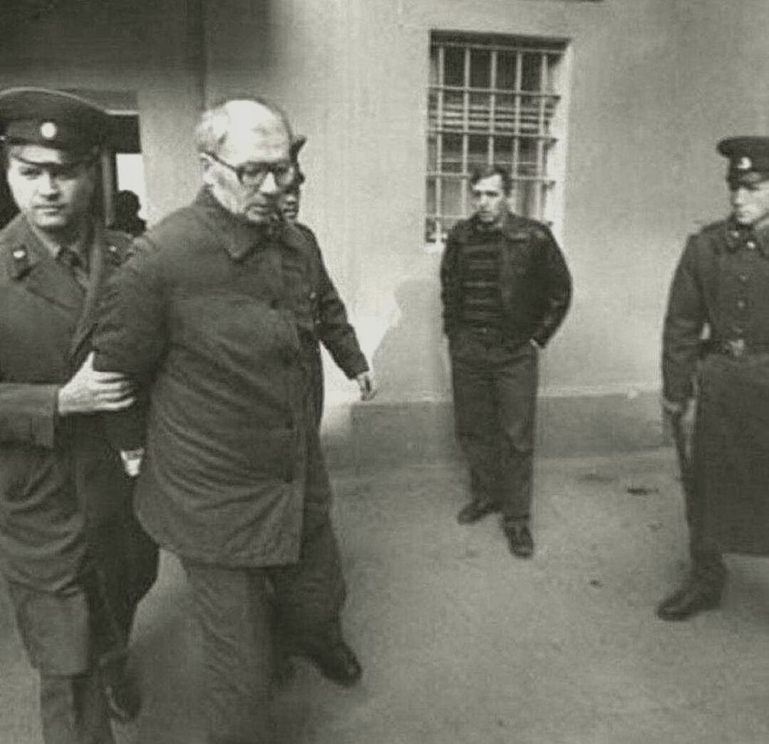 Андрей романович чикатило фото жертв Что случилось с семьей маньяка Андрея Чикатило, на счету которого десятки жертв