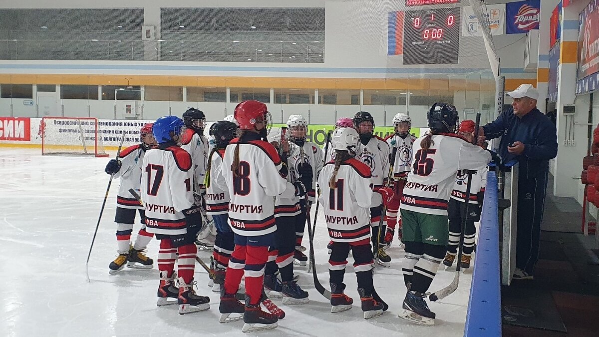     Детский хоккейный клуб «Ягуар» из Увы заявил о намерении организовать всероссийские детские соревнования памяти трагически погибшего в ДТП в Вавоже 21 июня Кирилла Тукмачёва. 13-летний подросток серьезно занимался хоккеем, подавал надежды и был известен далеко за пределами Удмуртии.