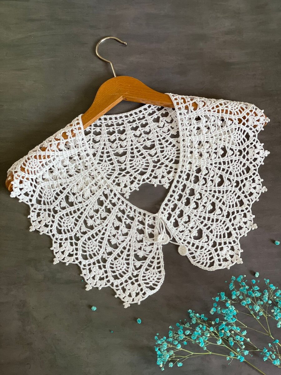 Воротнички в белом и бежевом цветах из хлопка