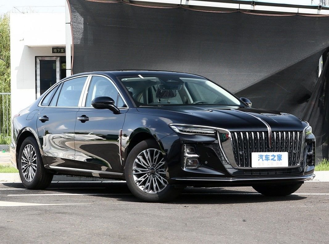 Седан Hongqi HS5 представлен на автомобильном рынке Китая - заменит ли он у  нас Toyota Camry | АвтоДром | Дзен