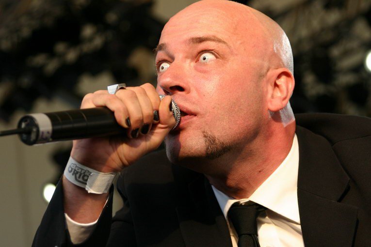 Основателем немецкого рок - коллектива Unheilig является Бернд Генрих Граф (Der Graf)