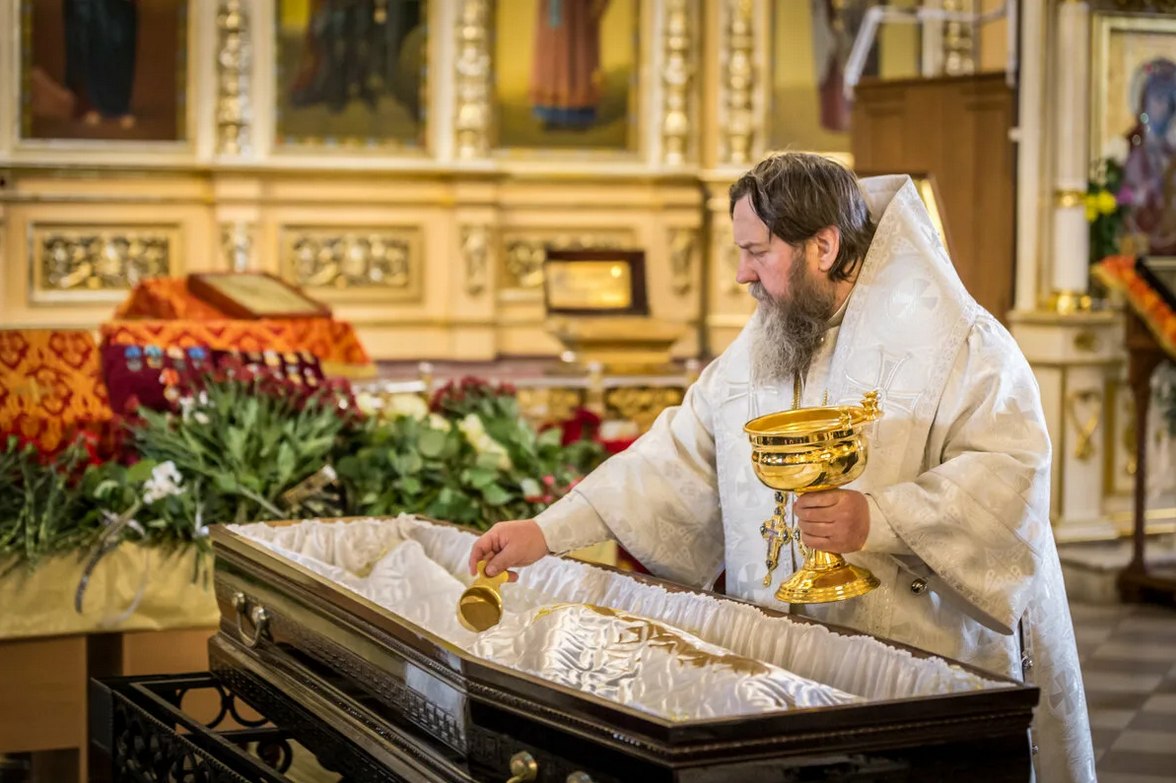 Церковь умерший. Отпевание усопшего в церкви.