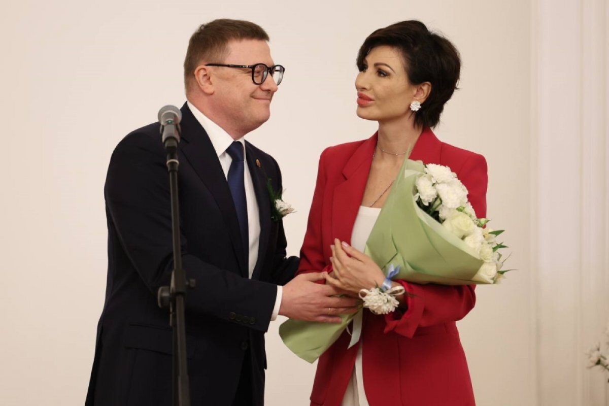    Текслер поздравил южноуральцев с Днём семьи, любви и верности