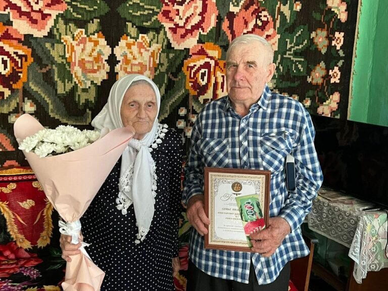    Константин и Раиса Пилюгины из села Городище удостоены медали «За любовь и верность» Андрей Севостьянов