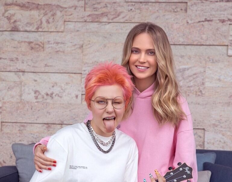    Глюкоза со старшей дочерью. Фото: privately.ru