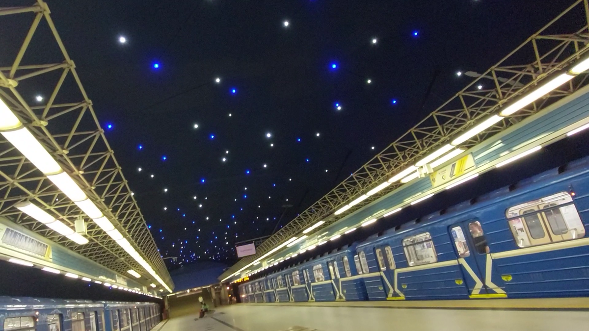 Это не фотошоп. Это станция Петровщина.