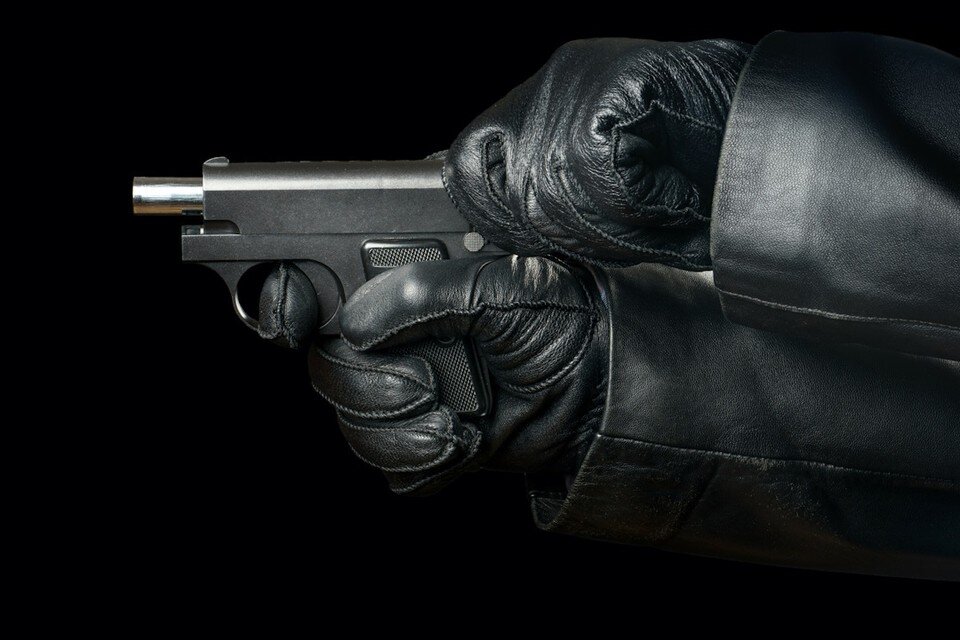    Открыть стрельбу среди бела дня - группировки по этому поводу даже не комплексовали EAST NEWS