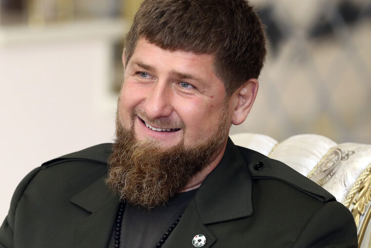    Кадыров похвалил бойца за смелость