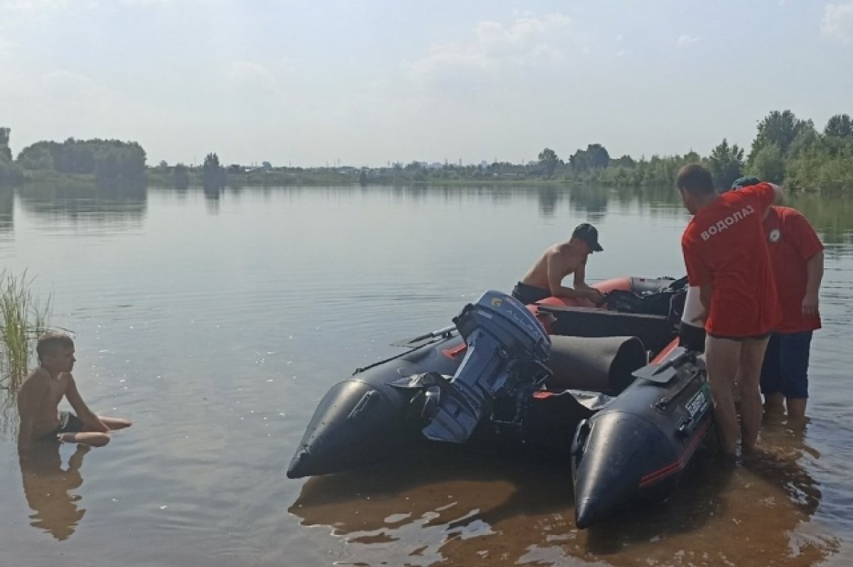    Тело 19-летнего парня извлекли водолазы из кушкульского карьера в Оренбурге.