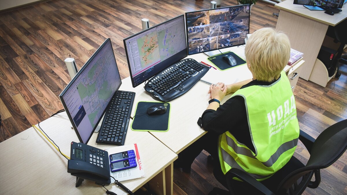     Минобороны обещает усилить безопасность после атаки ВСУ на Ростовскую область, тем временем завод по строительству БПЛА планируют построить в регионе, а ростовчане просят проводить концерты на крыше за пределами города.