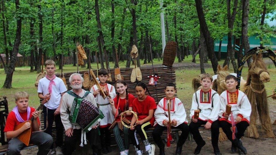     Летний отдых направлен не только на оздоровление, но и на развитие первых профессиональных навыков и творческих способностей.