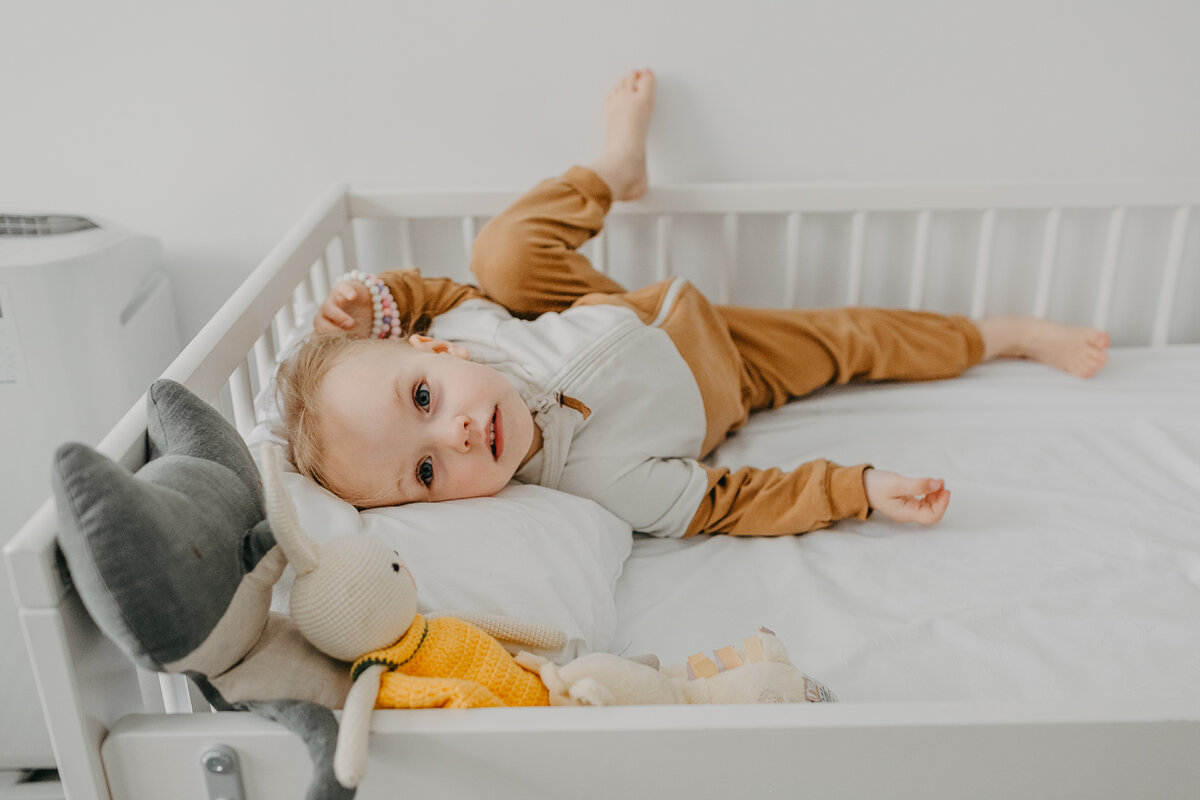 Самое важное со сном ребенка после года — не питать завышенных ожиданий и грамотно наладить уход