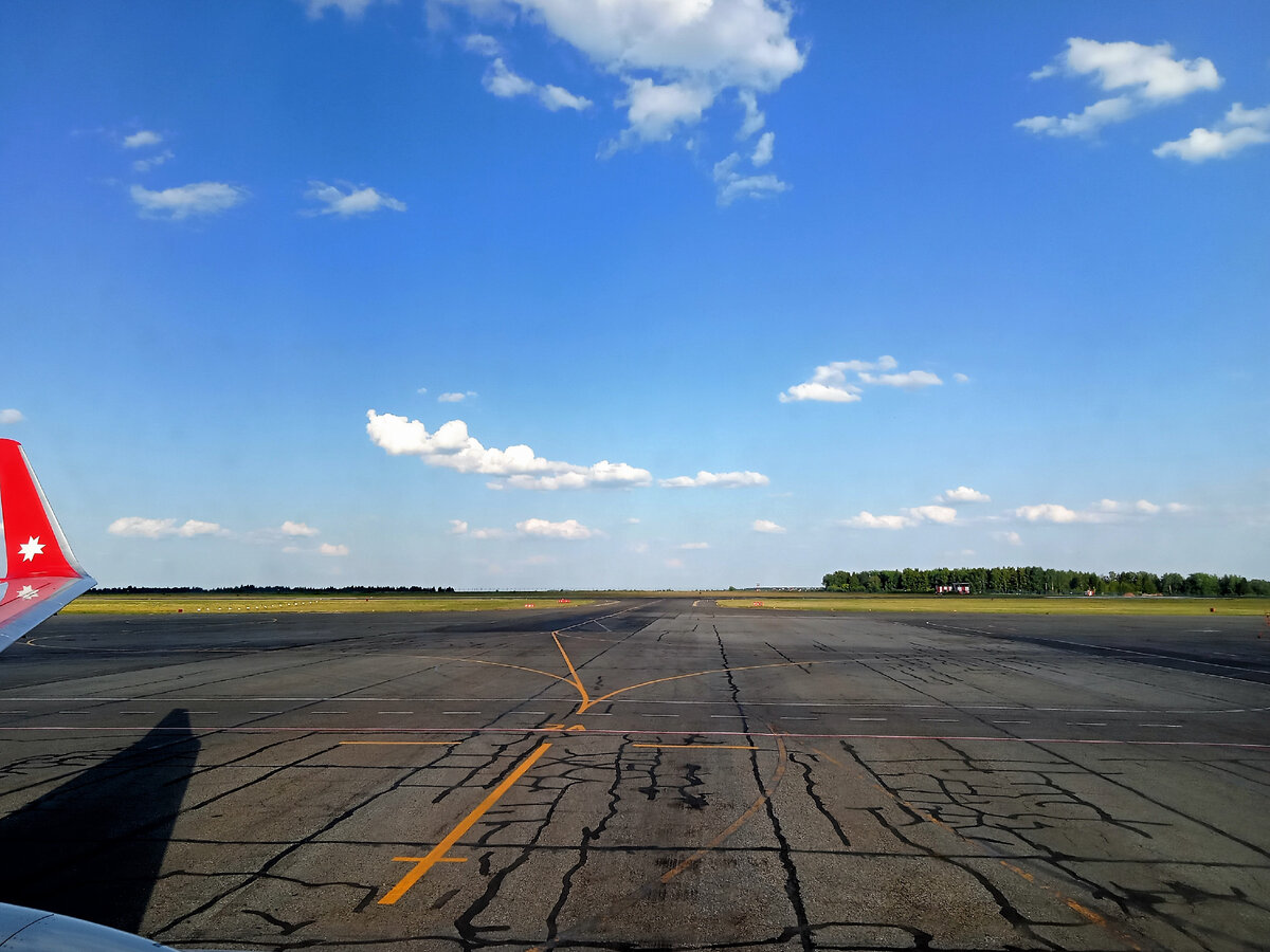 Ижавиа после приземления в Петербурге. Фото автора
