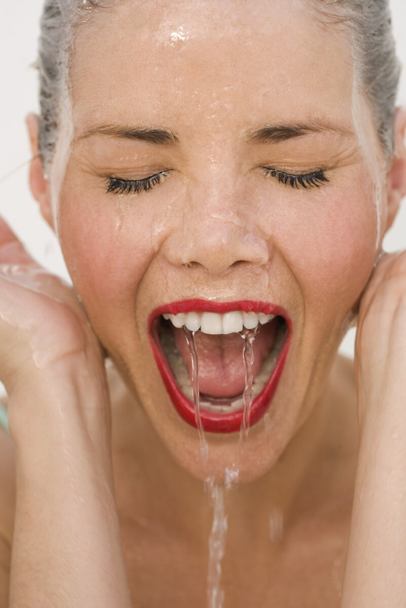 Getting pissed. Facial стьски. Splashing Water on face.