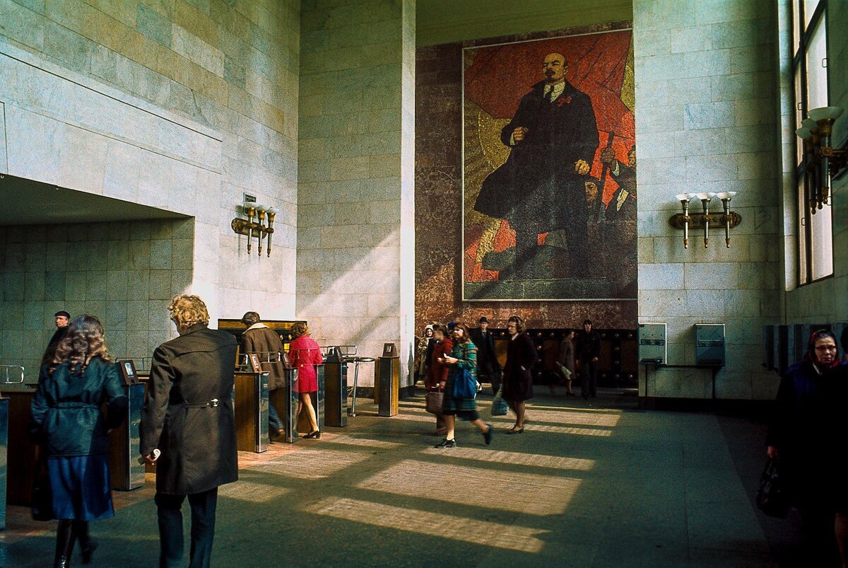 Площадь ленина метро. Площадь Ленина (станция метро, Санкт-Петербург). Станция метро Санкт-Петербург 