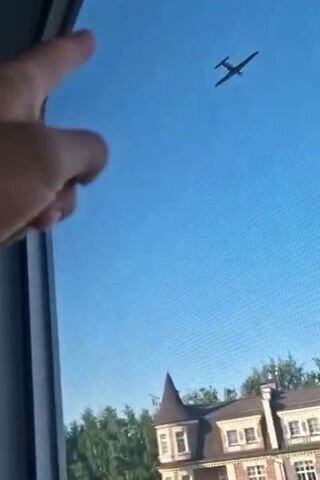    Московская область. Городской округ Красногорск. Село Ильинское. Беспилотный летательный аппарат (БПЛА) в районе поселка Ильинка. 30 мая 2023 © Кадр из видео/ТАСС