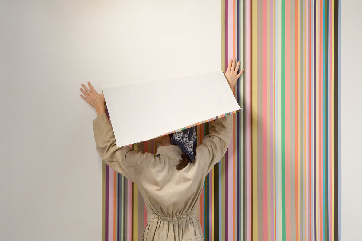     Что будет, если наклеить обои сразу на штукатурку без шпаклёвки