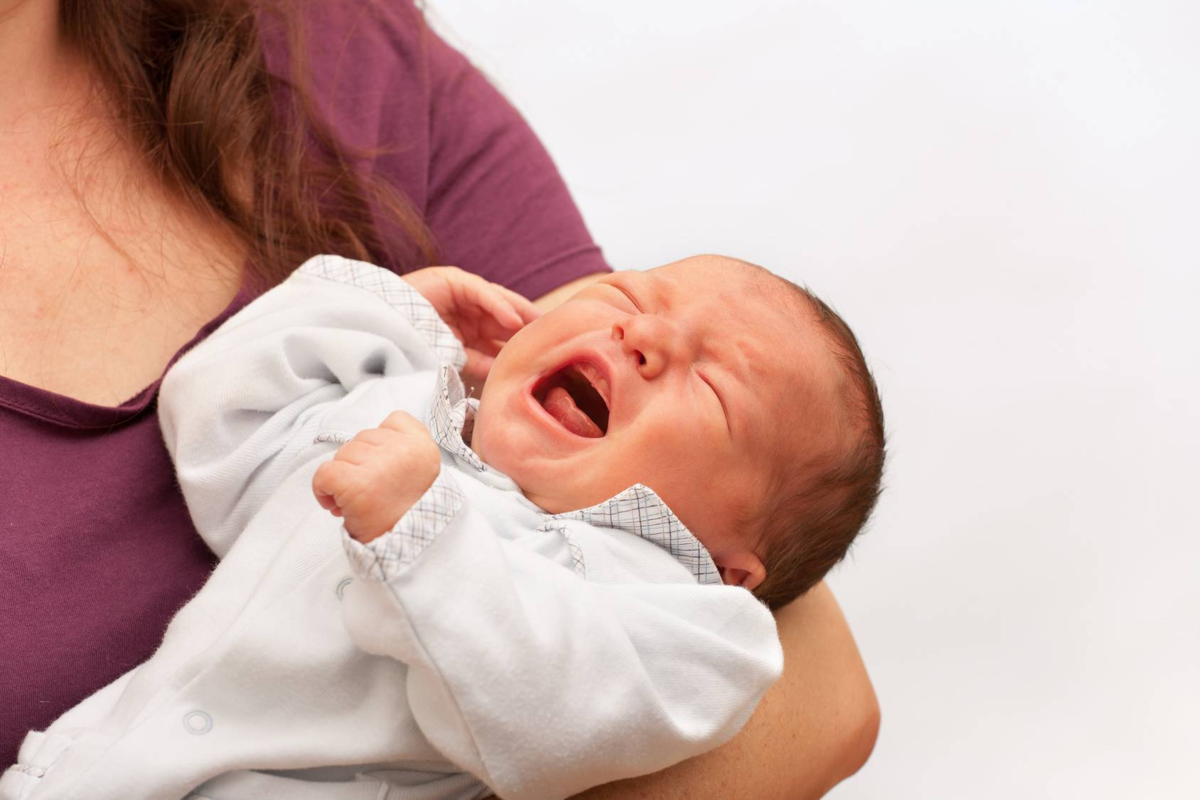 Hungry babies. Новорожденный плачет. Младенческие колики. Грудничок. Дети грудного возраста.