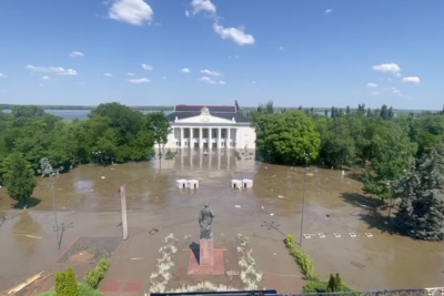   Последствия прорыва дамбы на Каховской ГЭС ©Скриншот