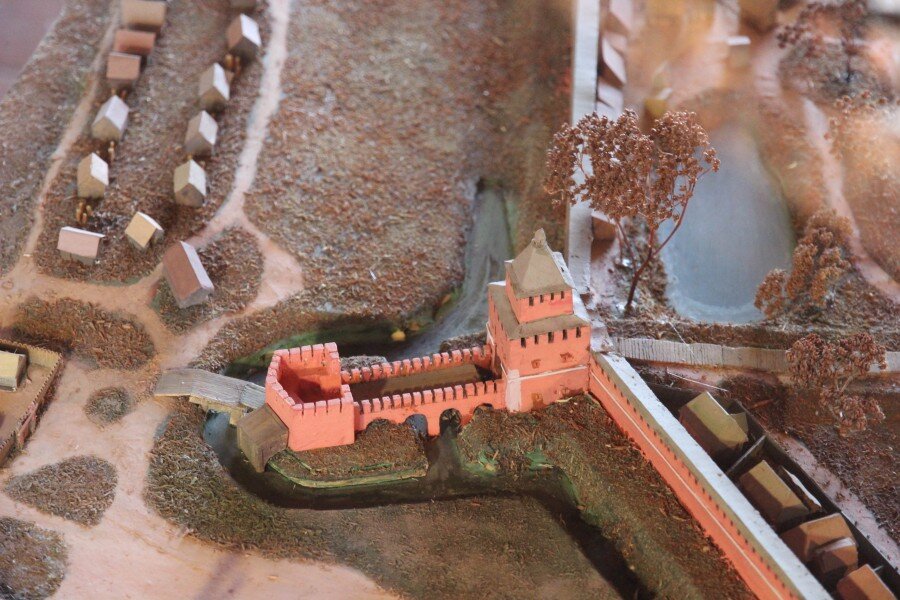 Бронзовый макет нижнего новгорода в кремле. Макет тульского кремля. Владимирский детинец реконструкция. Макет кремля в кремле нижний новгород. Макет нижегородского кремля в кремле.