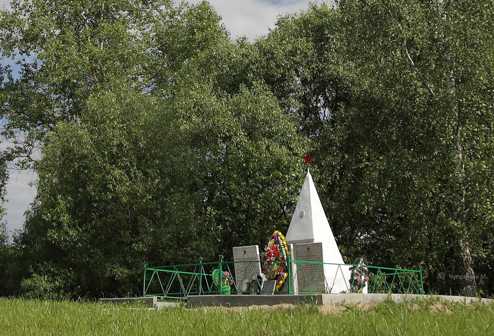 Белые колодези дома. Долгий Колодезь Курская область. Белый Колодезь Тульская область. Белый Колодезь Харьковская область.