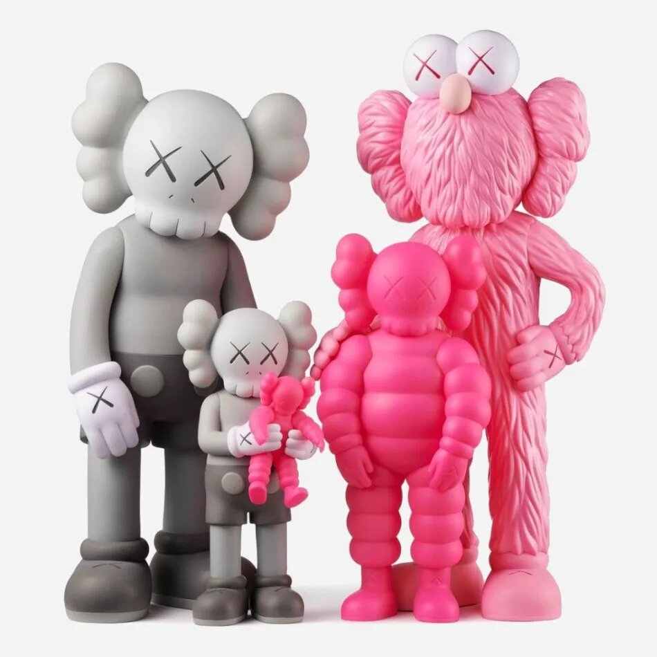 KAWS «Family Grey/Pink», 2021 Vinyl cast resin and paint  34,3 cm