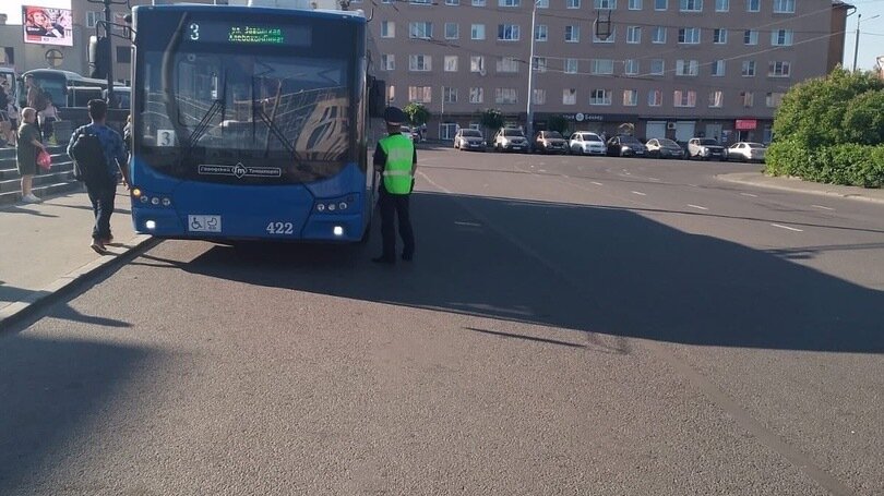     В Петрозаводске инспекторы ДПС пресекли нарушение правил дорожного движения водителем нового маршрутного автобуса, сообщают в ведомстве.