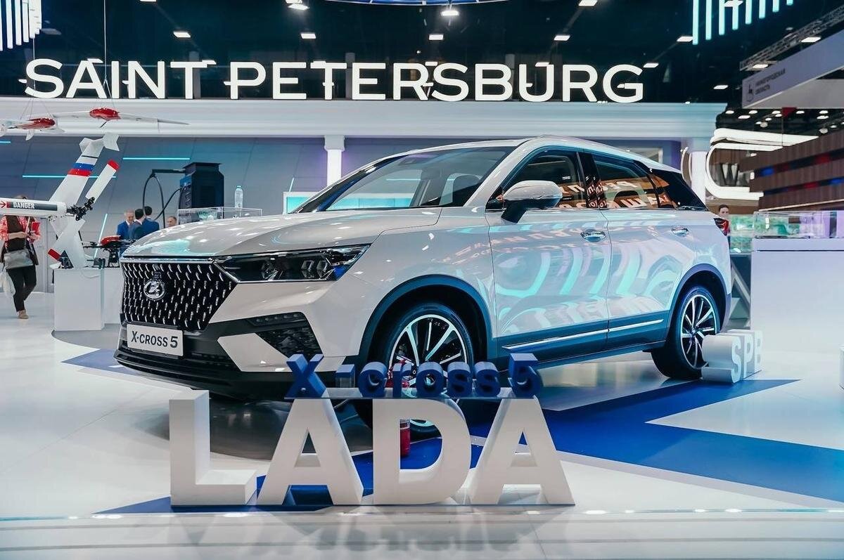 LADA X-cross 5. Фото: Telegram-канал Александра Беглова