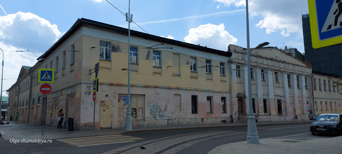 Гостиница со стороны Бульвара