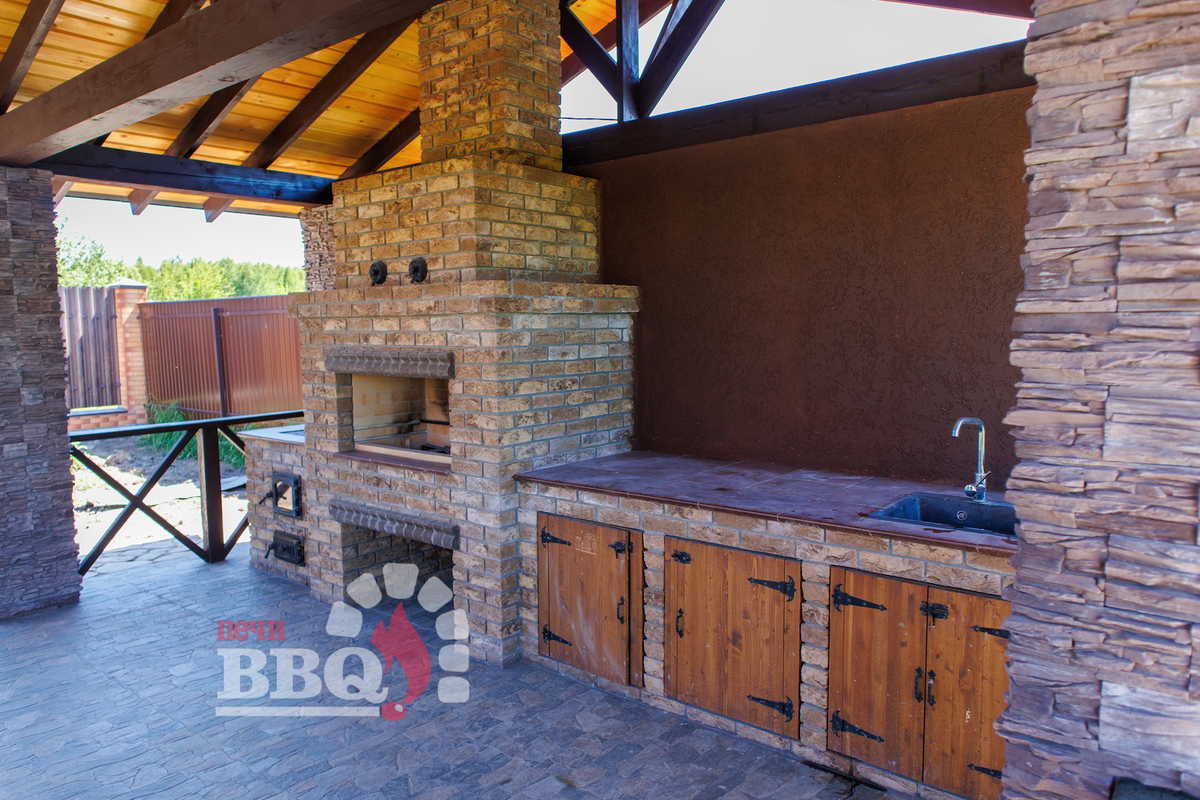 Данный комплекс состоит из печи для казана, мангала, столешницы и столешницы с мойкой.