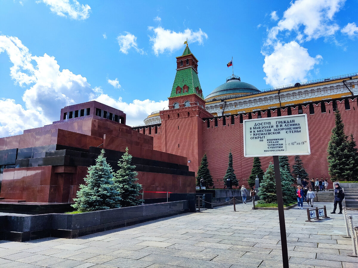 Мавзолей в.и Ленина на красной площади в Москве.