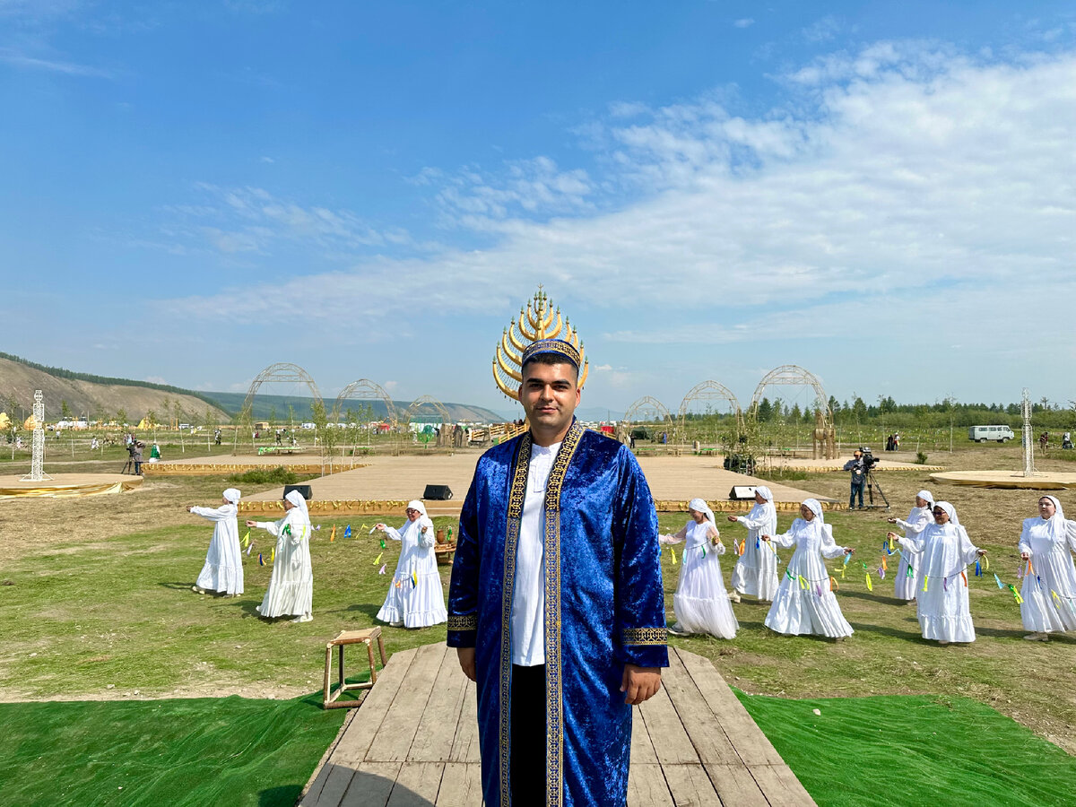 поселок газовиков якутск. зарди шамсиддин консул таджикистана. якутский народ. президенты республики саха якутия в одном фото. выставка якутия.