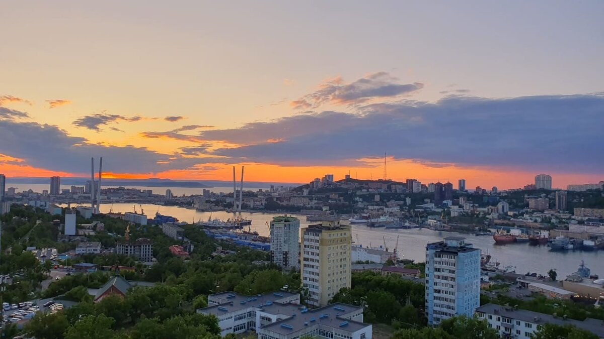     Программа «Арендное жильё», которую в Приморье реализует Корпорация развития жилищного строительства, очень популярна у жителей Приморья и несёт большую социальную нагрузку. Уже более 1, 6 тысячи семей края получили жильё на выгодных условиях по этой программе.