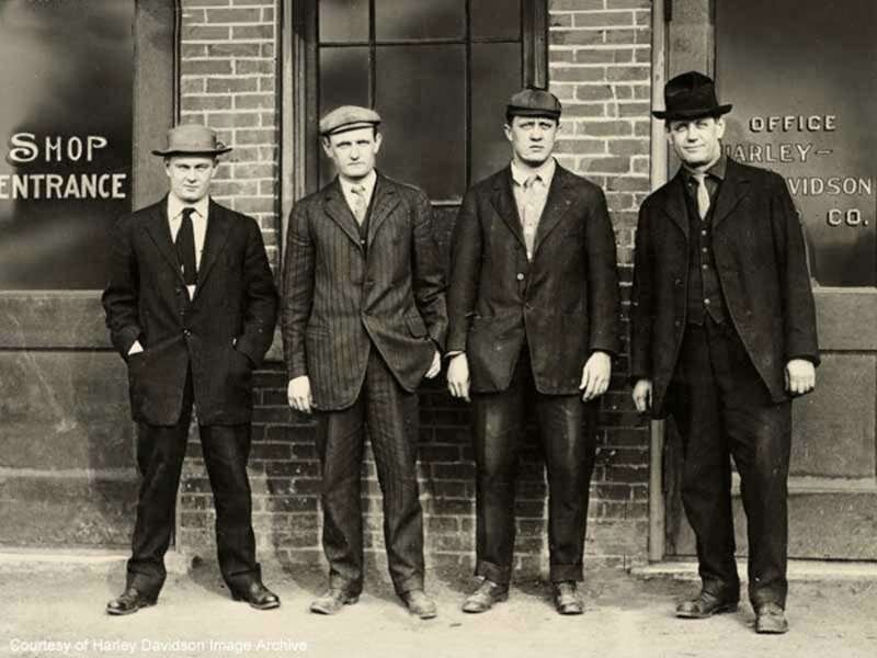 Создатели William Harley & Arthur William, Walter Davidsons
